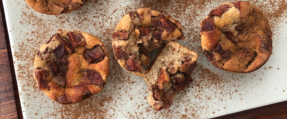 Saftige muffins med eple og kanel